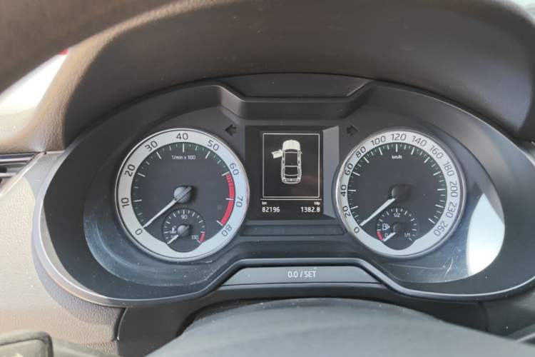 Used Skoda Octavia 2019 1.5L Automatic SmartDrive Comfort Edition China V Standard Instrument Cluster