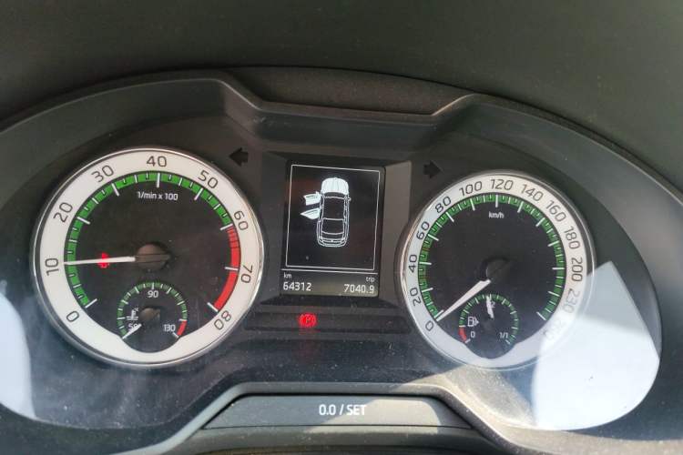 Used Skoda Octavia 2019 1.5L Manual SmartDrive Luxury Edition China VI Standard Instrument Cluster