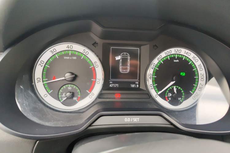 Used Skoda Octavia 2019 TSI280 DSG Luxury Edition Station Wagon China VI Standard Instrument Cluster