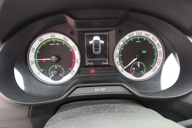 Used Skoda Octavia 2019 TSI280 DSG Luxury Edition Station Wagon China VI Standard Instrument Cluster