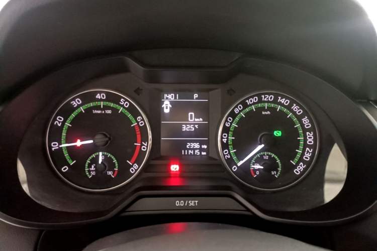 Used Skoda Octavia 2019 1.5L Automatic SmartDrive Comfort Edition China VI Standard Instrument Cluster