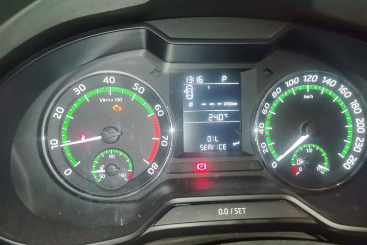 Used Skoda Octavia 2019 1.5L Automatic SmartDrive Comfort Edition China VI Standard Instrument Cluster