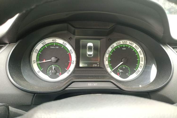 Used Skoda Octavia 2019 1.5L Automatic Smart Drive Luxury Edition China VI Standard Instrument Cluster