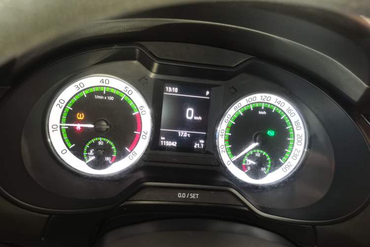 Used Skoda Octavia 2019 1.5L Automatic Smart Drive Luxury Edition China VI Standard Instrument Cluster