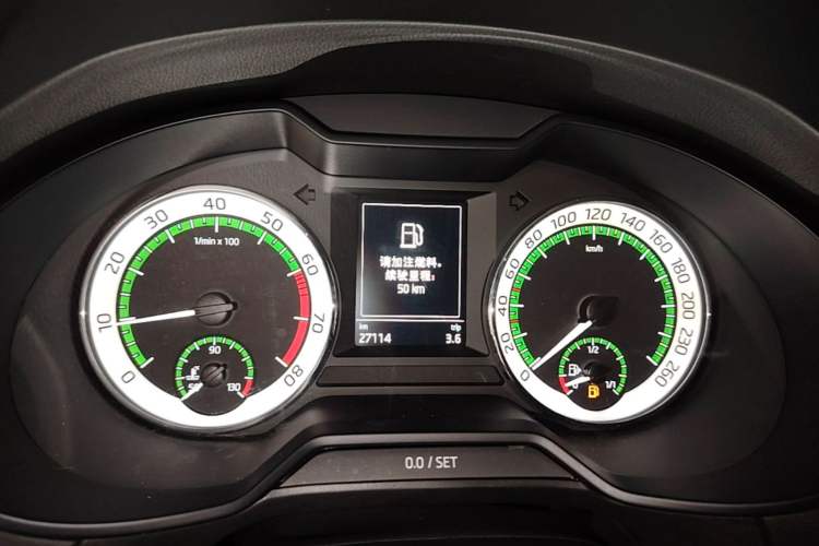 Used Skoda Octavia 2019 1.5L Automatic Smart Drive Luxury Edition China VI Standard Instrument Cluster