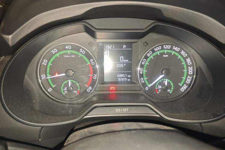 Used Skoda Octavia 2019 1.5L Automatic SmartDrive Comfort Edition China VI Standard Instrument Cluster