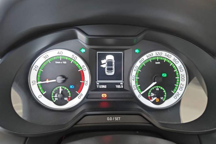 Used Skoda Octavia 2019 1.5L Automatic Smart Drive Luxury Edition China VI Standard Instrument Cluster