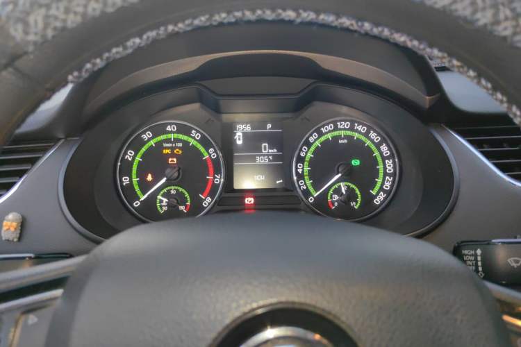 Used Skoda Octavia 2019 1.5L Automatic SmartDrive Comfort Edition China V Standard Instrument Cluster