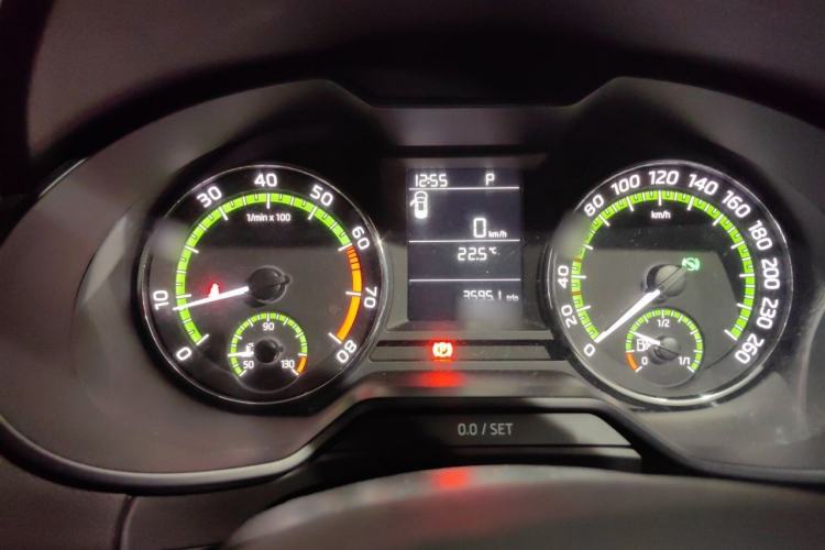 Used Skoda Octavia 2019 TSI230 DSG Smart & Comfort Edition China VI Standard Instrument Cluster