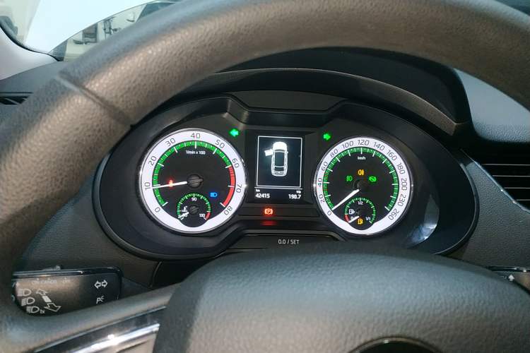 Used Skoda Octavia 2019 TSI280 DSG Luxury Edition Station Wagon China VI Standard Instrument Cluster