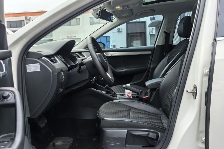 Used Skoda Octavia 2019 TSI280 DSG SmartDrive Luxury Edition China VI Interior 1