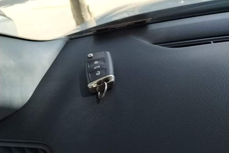 Used Skoda Octavia 2019 1.5L Automatic SmartDrive Comfort Edition China VI Standard Interior 1