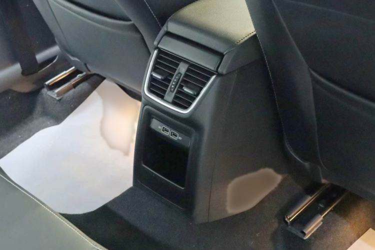 Used Skoda Octavia 2019 1.5L Automatic Smart Drive Luxury Edition China VI Standard Interior 12
