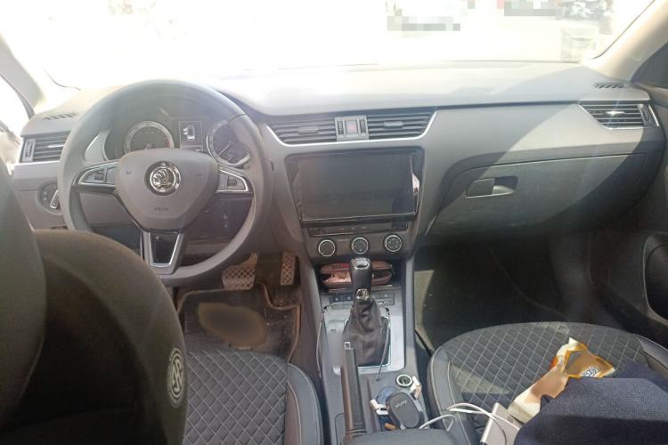 Used Skoda Octavia 2019 TSI280 DSG Luxury Edition Station Wagon China VI Standard Interior 2