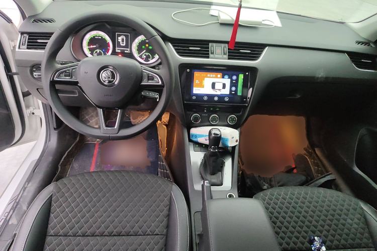 Used Skoda Octavia 2019 Station Wagon TSI230 DSG Luxury Edition China VI Standard Interior 2