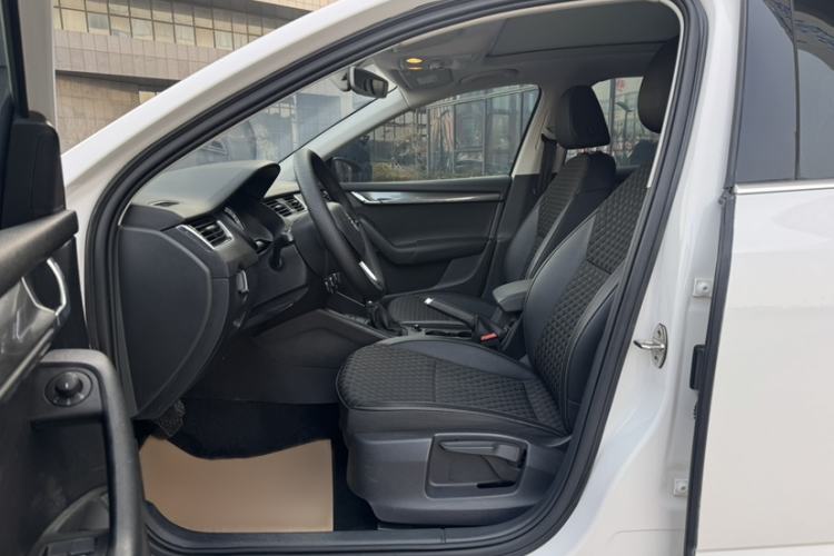 Used Skoda Octavia 2019 TSI280 DSG Luxury Edition Station Wagon China VI Standard Interior 2