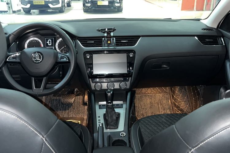 Used Skoda Octavia 2019 TSI230 DSG Luxury Edition Interior 2