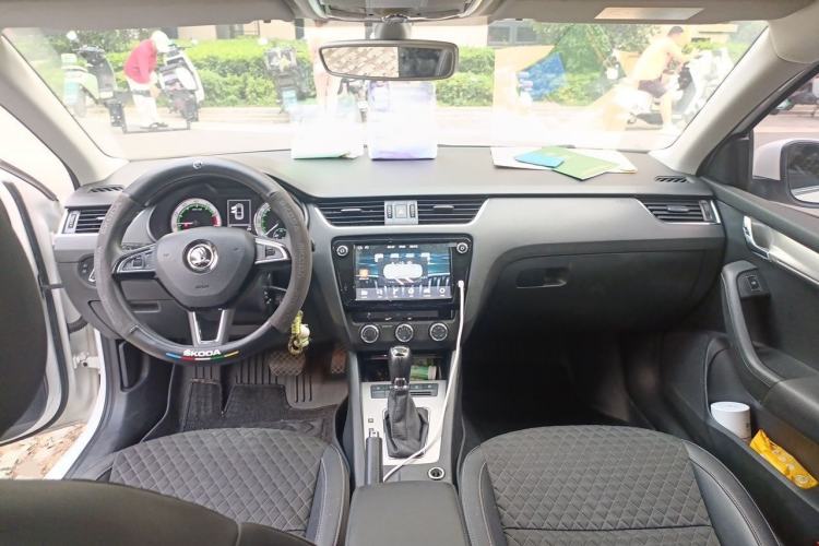 Used Skoda Octavia 2019 TSI230 DSG Comfort Edition Interior 2