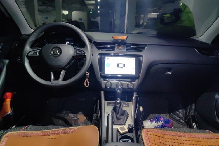 Used Skoda Octavia 2019 TSI230 DSG Smart & Comfort Edition China VI Standard Interior 2