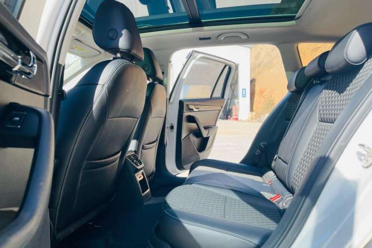 Used Skoda Octavia 2019 TSI230 DSG Luxury Edition Station Wagon China V Standard Interior 3
