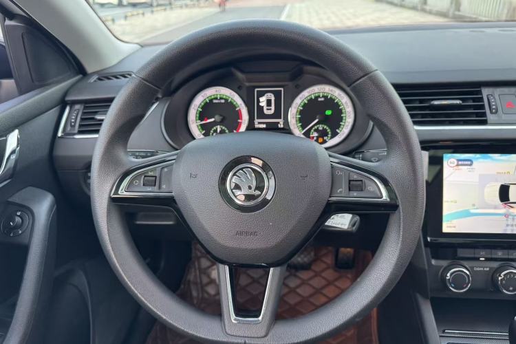 Used Skoda Octavia 2019 TSI280 DSG Luxury Edition Station Wagon China VI Standard Interior 5