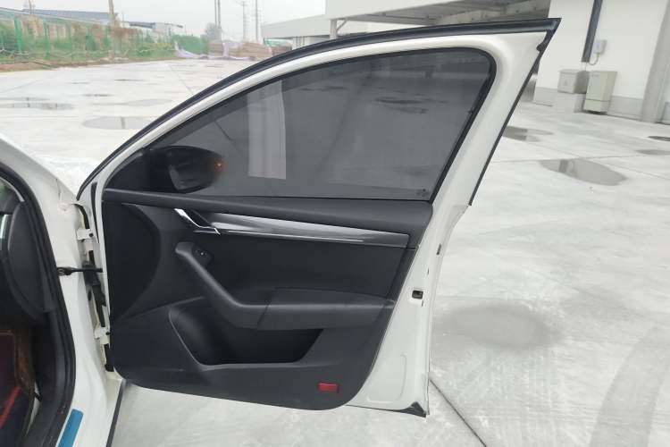 Used Skoda Octavia 2019 Station Wagon TSI230 DSG Luxury Edition China VI Standard Interior 5