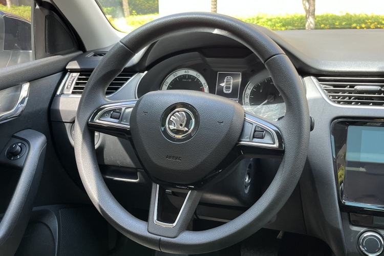 Used Skoda Octavia 2019 TSI280 DSG SmartDrive Luxury Edition China VI Interior 5