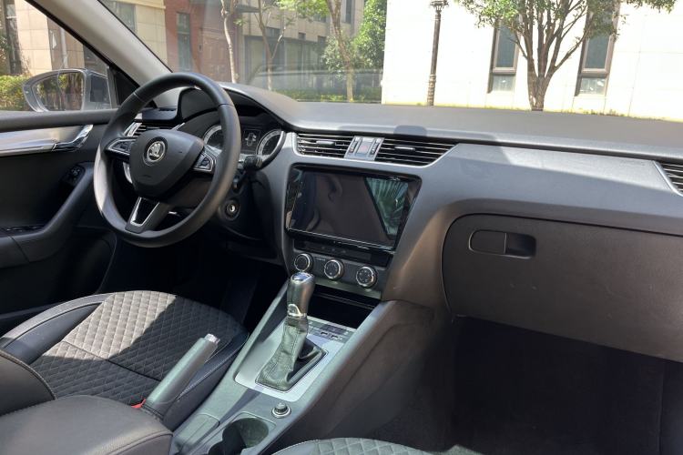 Used Skoda Octavia 2019 TSI280 DSG SmartDrive Luxury Edition China VI Interior 7