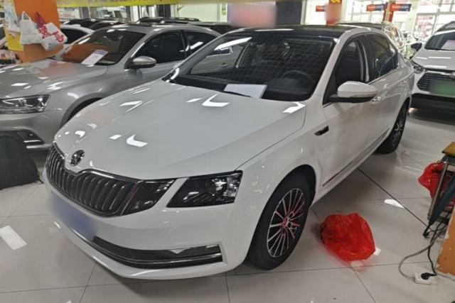 Used Skoda Octavia 2019 1.5L Automatic Smart Drive Luxury Edition China VI Standard