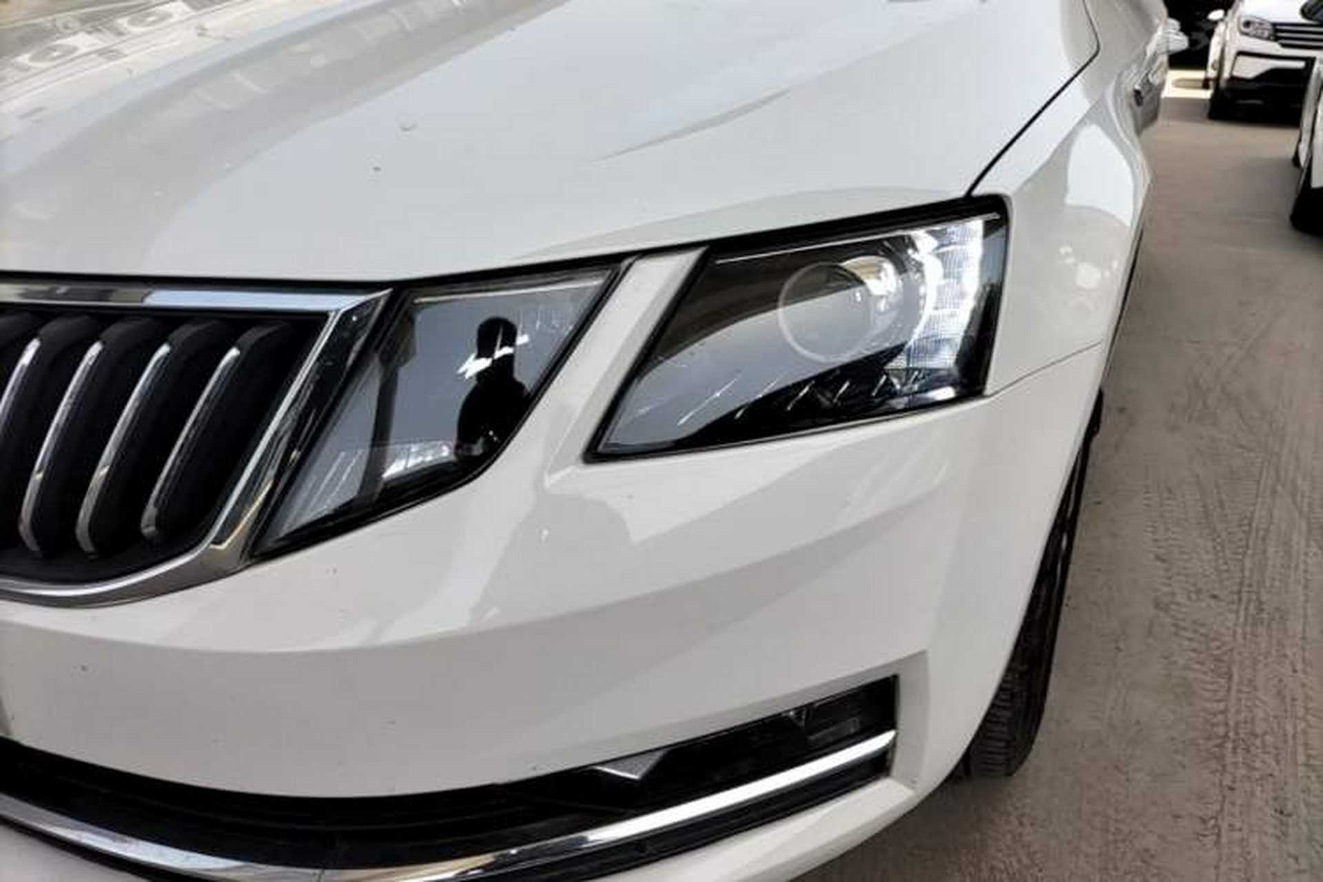 Used Skoda Octavia 2019 1.5L Automatic Smart Drive Luxury Edition China VI Standard Left Front Headlight
