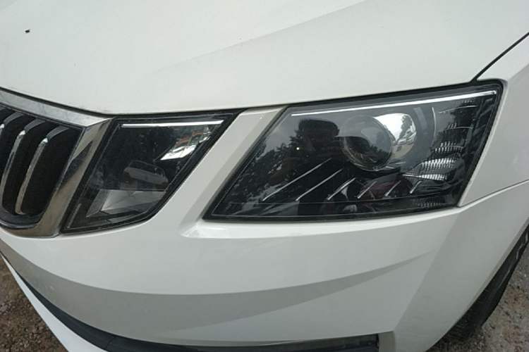 Used Skoda Octavia 2019 1.5L Automatic SmartDrive Comfort Edition China VI Standard Left Front Headlight