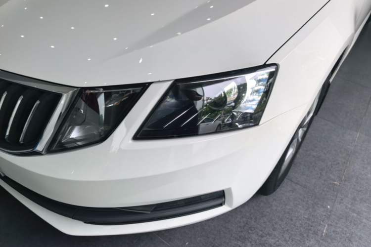 Used Skoda Octavia 2019 TSI230 DSG Smart & Comfort Edition China VI Standard Left Front Headlight