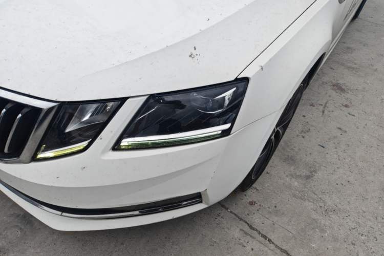 Used Skoda Octavia 2019 TSI280 DSG SmartDrive Luxury Edition China VI Left Front Headlight