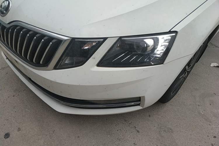 Used Skoda Octavia 2019 TSI230 DSG Luxury Edition Left Front Headlight