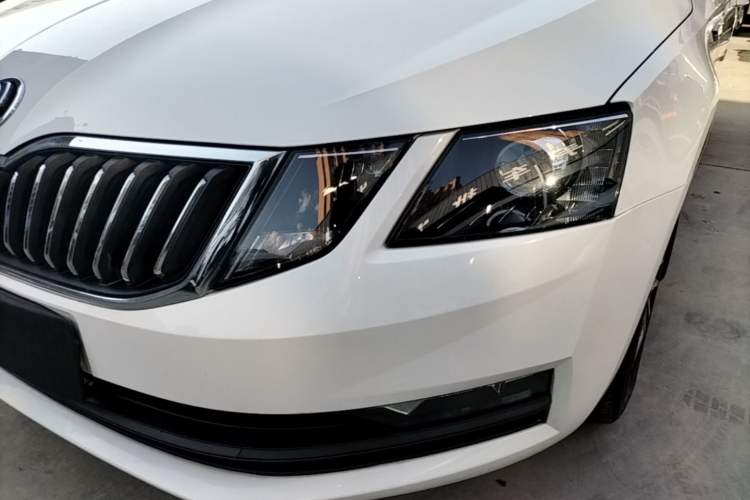 Used Skoda Octavia 2019 1.5L Automatic SmartDrive Comfort Edition China VI Standard Left Front Headlight