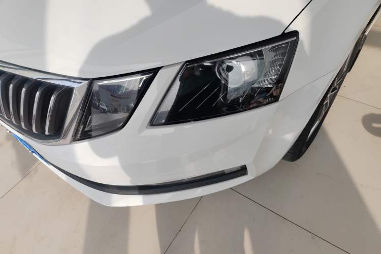 Used Skoda Octavia 2019 TSI230 DSG SmartDrive Comfort Edition China V Standard Left Front Headlight