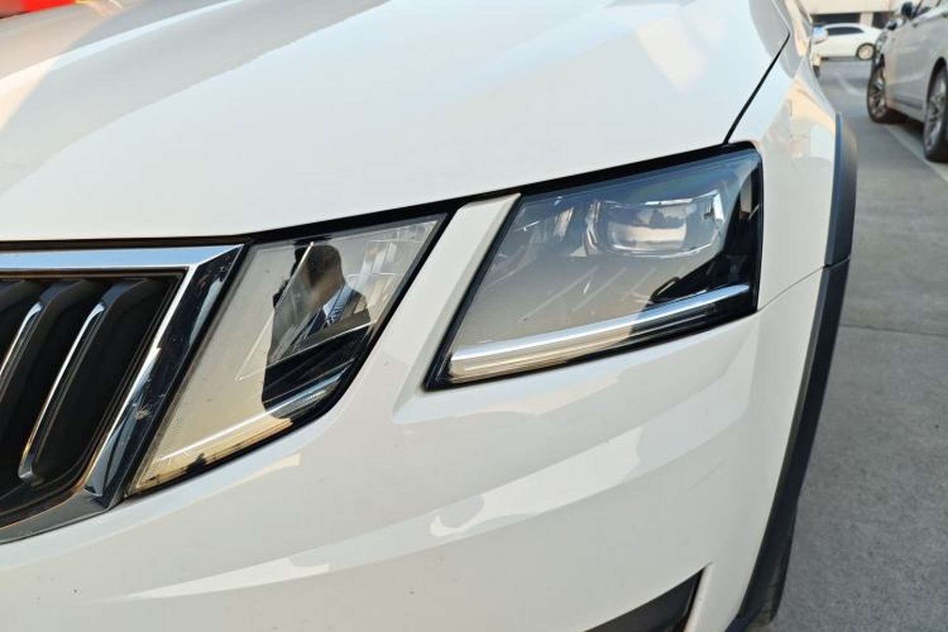 Used Skoda Octavia 2019 TSI280 DSG Luxury Edition Station Wagon China VI Standard Left Front Headlight