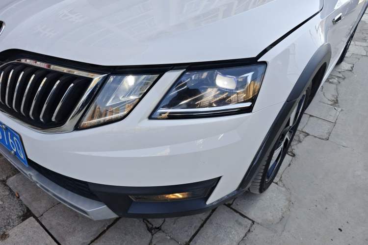 Used Skoda Octavia 2019 TSI280 DSG Luxury Edition Station Wagon China VI Standard Left Front Headlight