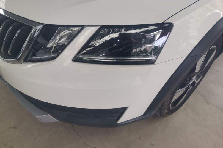 Used Skoda Octavia 2019 TSI280 DSG Luxury Edition Station Wagon China VI Standard Left Front Headlight