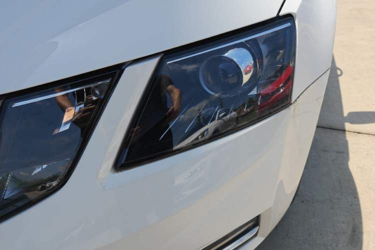 Used Skoda Octavia 2019 1.5L Automatic SmartDrive Comfort Edition China V Standard Left Front Headlight