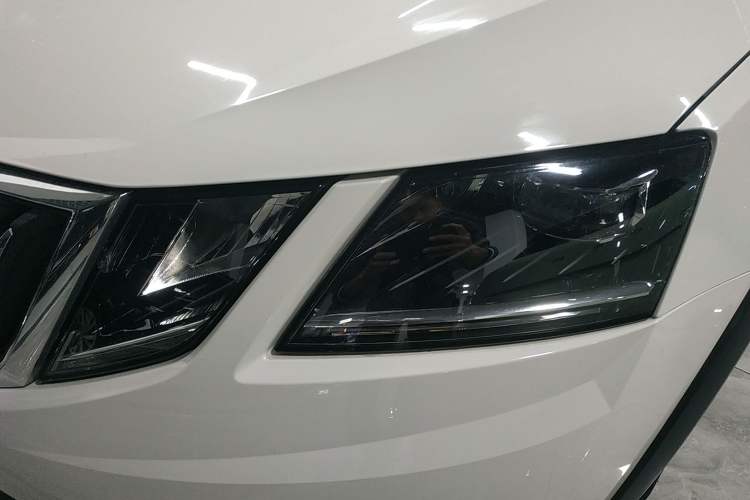 Used Skoda Octavia 2019 TSI280 DSG Luxury Edition Station Wagon China VI Standard Left Front Headlight