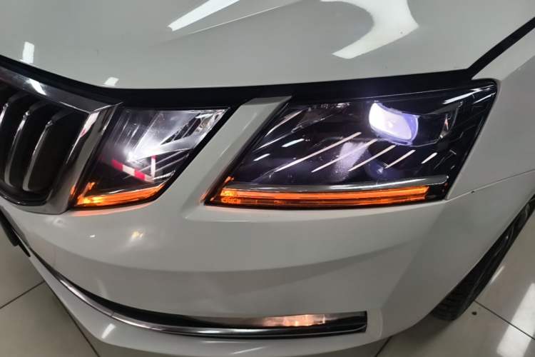 Used Skoda Octavia 2019 TSI280 DSG SmartDrive Luxury Edition China VI Left Front Headlight