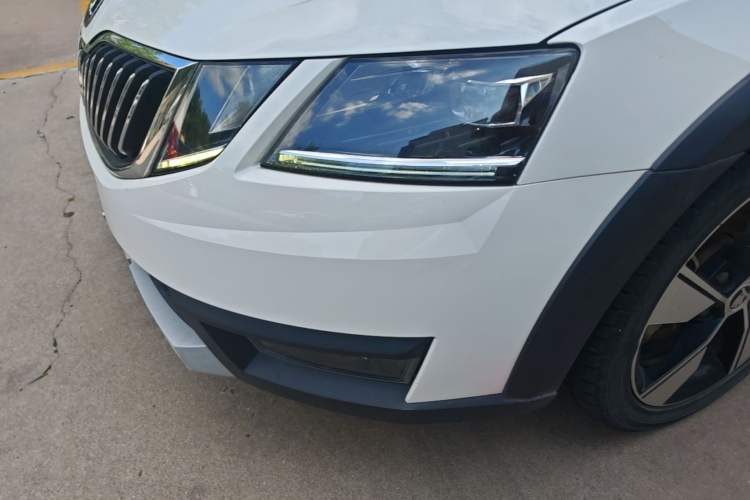 Used Skoda Octavia 2019 TSI280 DSG Luxury Edition Station Wagon China VI Standard Left Front Headlight