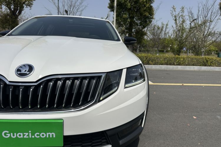Used Skoda Octavia 2019 TSI280 DSG Luxury Edition Station Wagon China VI Standard Left Front Headlight