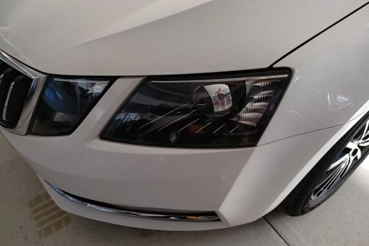Used Skoda Octavia 2019 TSI230 DSG Luxury Edition Left Front Headlight