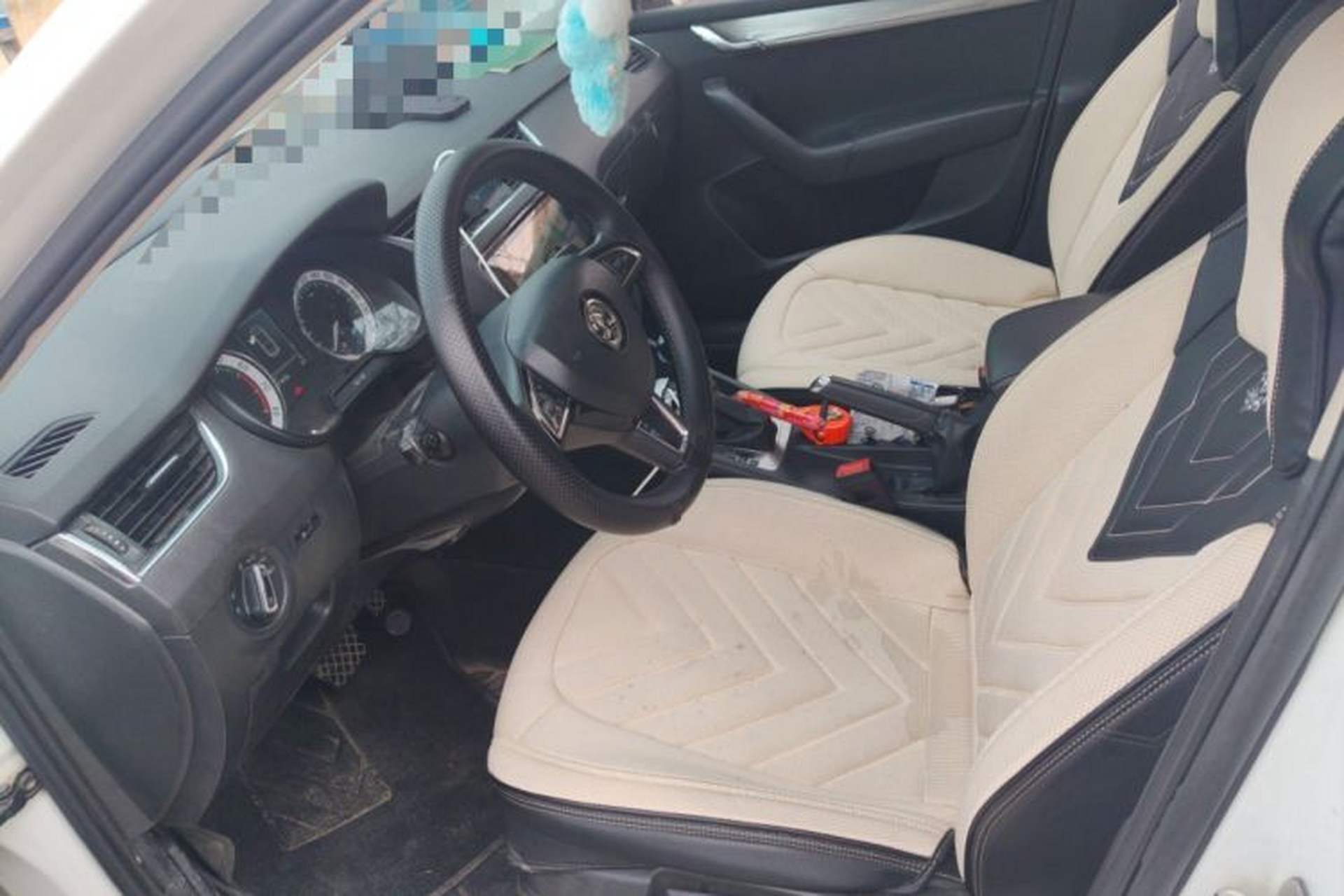 Used Skoda Octavia 2019 1.5L Automatic Smart Drive Luxury Edition China VI Standard Left Front Seat