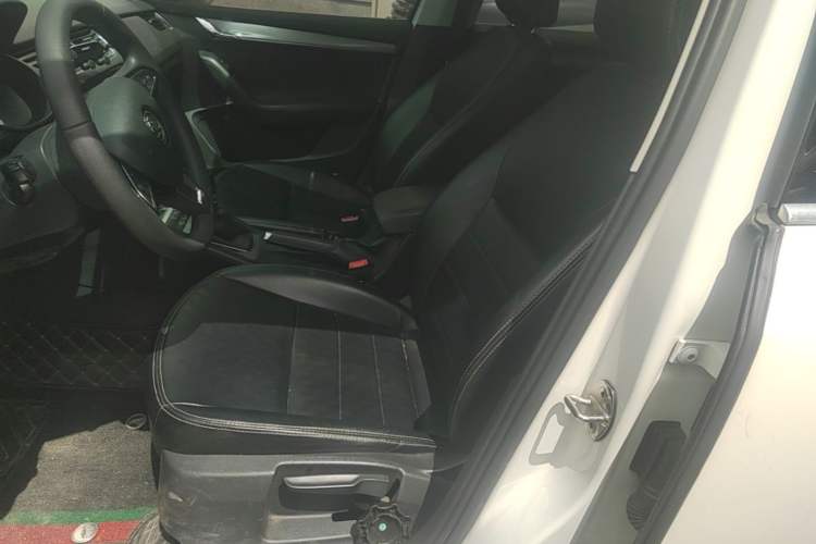 Used Skoda Octavia 2019 1.5L Automatic Smart Drive Luxury Edition China VI Standard Left Front Seat