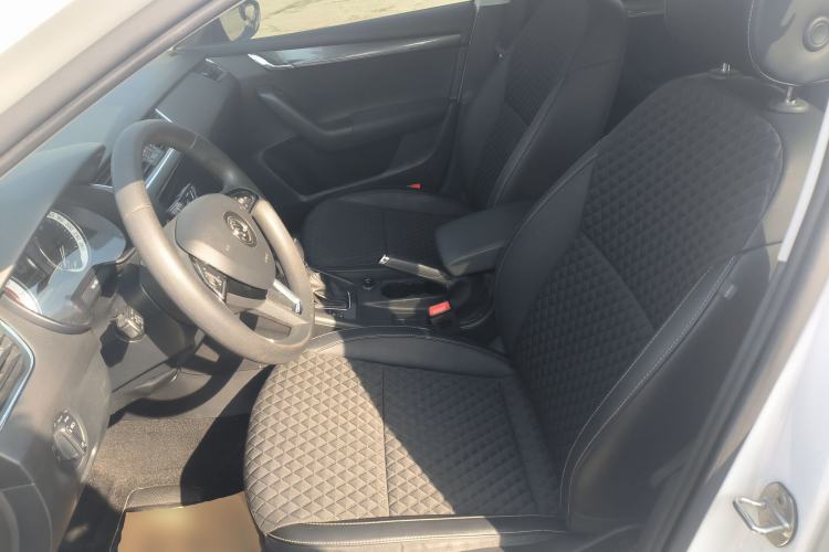 Used Skoda Octavia 2019 TSI280 DSG Luxury Edition Station Wagon China VI Standard Left Front Seat