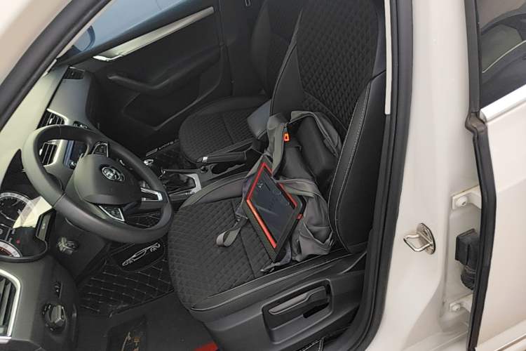 Used Skoda Octavia 2019 TSI230 DSG Luxury Edition Left Front Seat