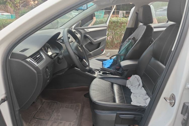 Used Skoda Octavia 2019 1.5L Automatic SmartDrive Comfort Edition China VI Standard Left Front Seat